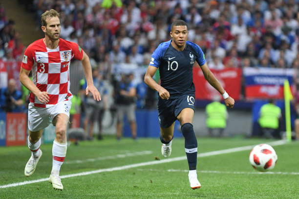 展现了他在 展现了他在